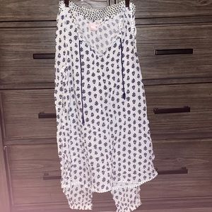 White and black Victoria’s secret pajama set - M